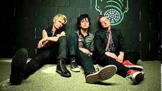 Download lagu Green Day - American Idiot - Lyrics - mp3