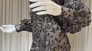 فستان تل رمادي طويل مطرز بالترتر بأكمام طويلة