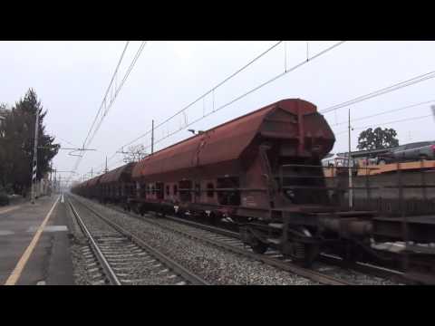 IL SALUTO DELLA E.483 008 IN TRANSITO CON TRAMOGGE DI CEREALI A CARIMATE.(CO) 11 - 2 - 2017