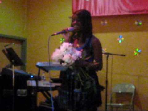 Jasmine Tierra Performing Nyob ib Sab