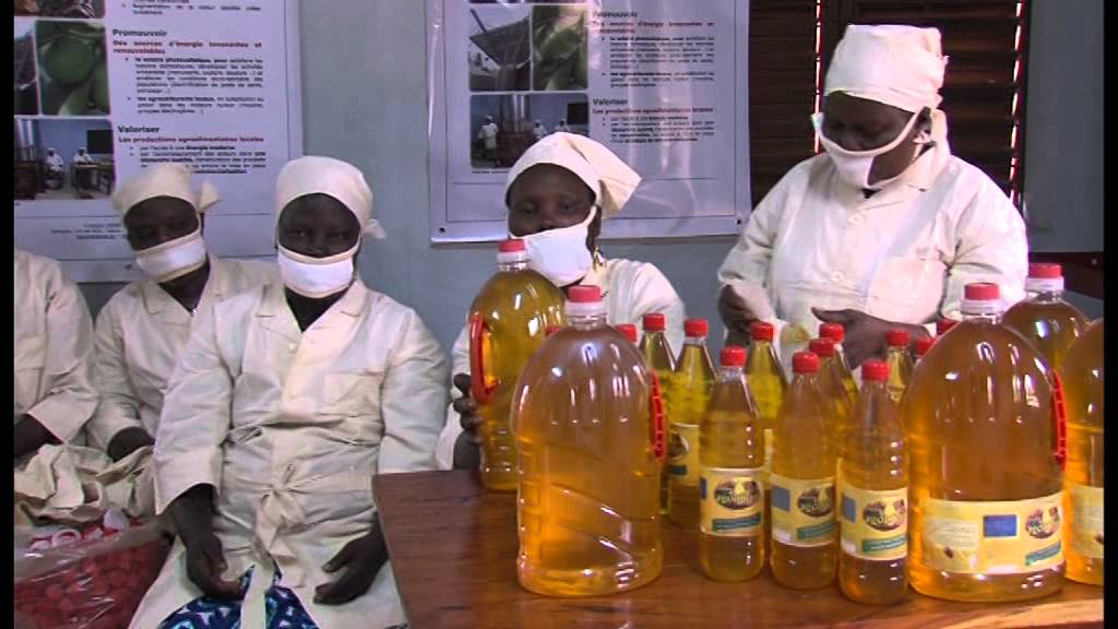 Production de l'huile d'arachide Agonlinmi au Bénin