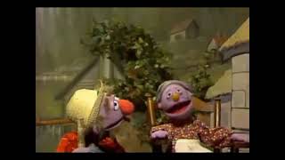 Classic Sesame Street   Song  &quot;There&#39;s a Hole in the Bucket&quot;