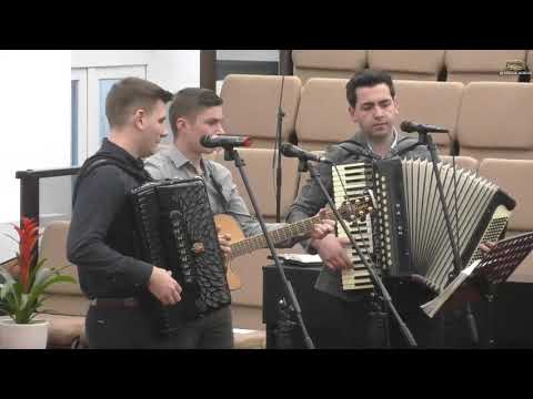 Grup Băieți Albini  - În această lume sunt pribeag