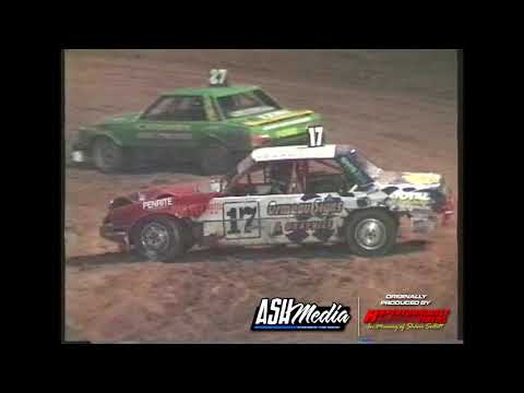 Modified Production: Carnage in the Queensland Title - Carina Speedway