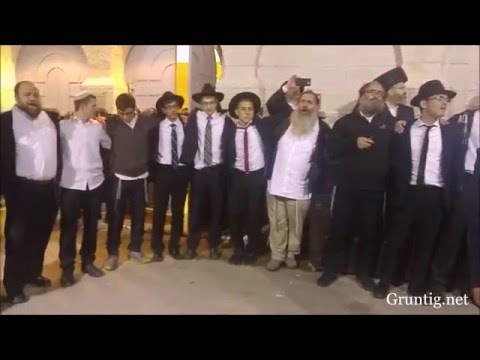 Kever Rachel Kumzitz with Srully Williger