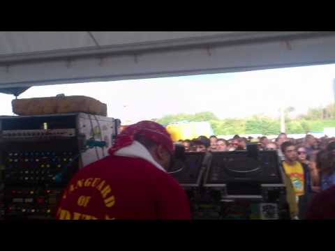 Dour Festival - Dub Corner - Iration Steppas #2