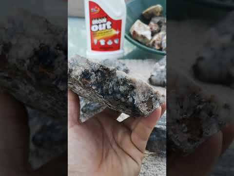 Using Super Iron Out to clean rocks and minerals part...