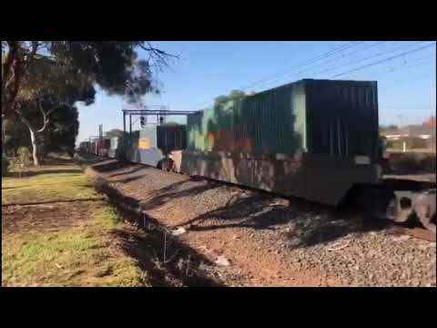 NR82 NR73 on 6MP4 in Werribee