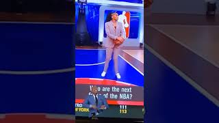 Candace Parker getting the Kenny knees 😂😂😂 #candaceparker #kennysmith #nba #wnba