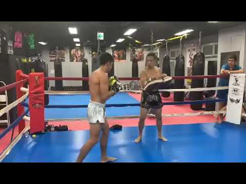 Franco Gutiérrez entrenando con el sensei julio