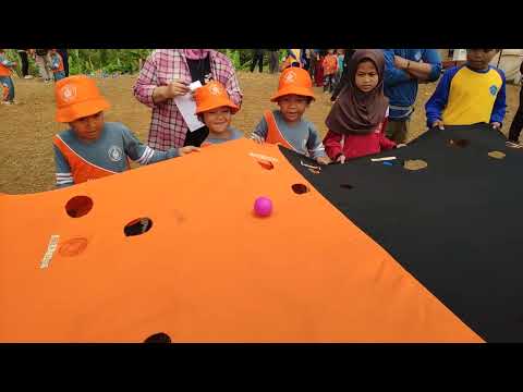 Senyum Anak Negeri #3 — Sukabumi  Perjalanan berlanjut ke Sukabumi. Bersama anak-anak dan masyarakat, kami berbagi, bermain, belajar, dan menemukan cerita baru tentang semangat, kebersamaan, dan harapan.