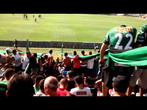 "Chicago Vs Gimnasia De Jujuy, Recibimiento" Barra: Los Pibes de Chicago &bull; Club: Nueva Chicago