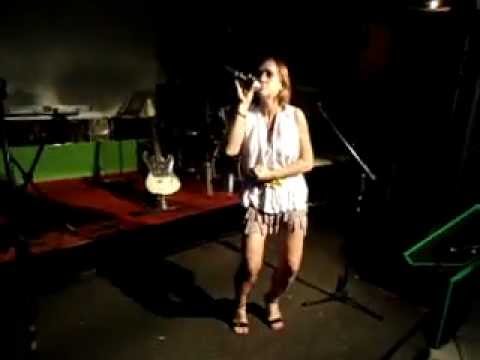 Idalma - Karaoke  - Alcione - Você me vira a cabeç