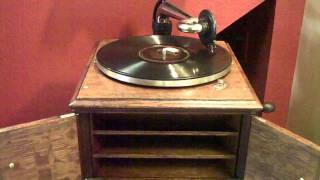 " DON'T BITE THE HAND THAT'S FEEDING YOU  " 1917 VICTROLA