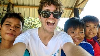 VOLUNTEERING WITH KIDS IN CAMBODIA