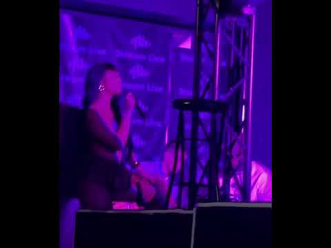 Thumbnail for Dani Leigh Singing live , she sounds amazing ❤️🔥 by DaniLeigh