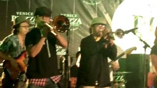 Radio Active Sago Project - Walang basagan ng Trip @ Sonic Boom Shockwave 2013