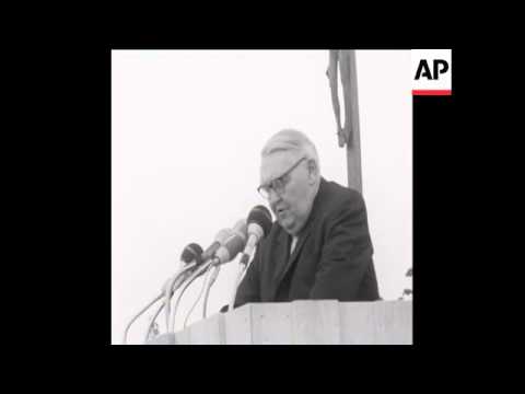 CAN311 WEST GERMAN CHANCELLOR ERHARD ADDRESSING A MASS CATHOLIC RALLY IN STUTTGART