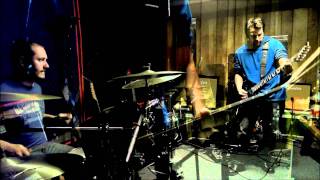 "Angels We Have Heard on High" - Dan Cummins & Adam Satterwhite - FELIZ NAVIDAN Track 01