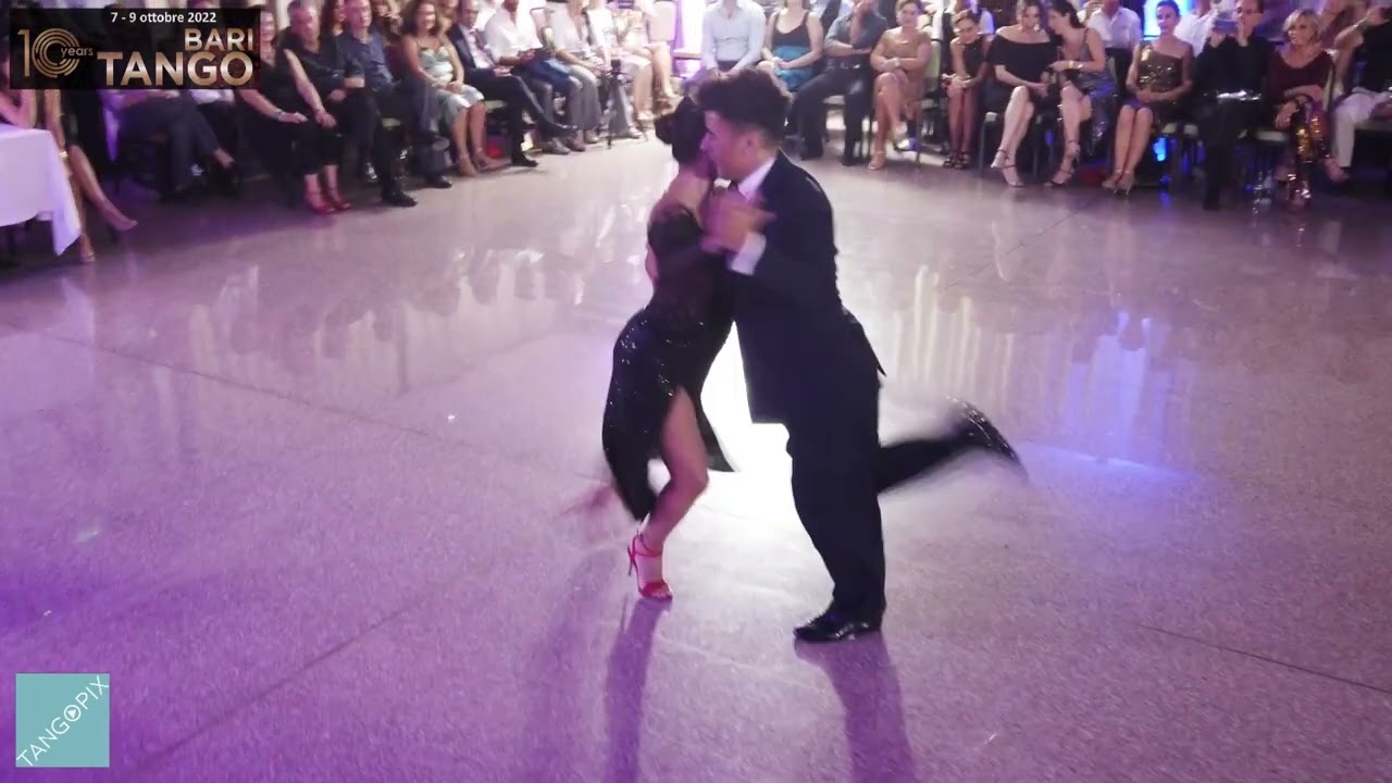 Roxana Suarez & Sebastián Achával dance Francisco Canaro & Ernesto Famá - Parque Patricio