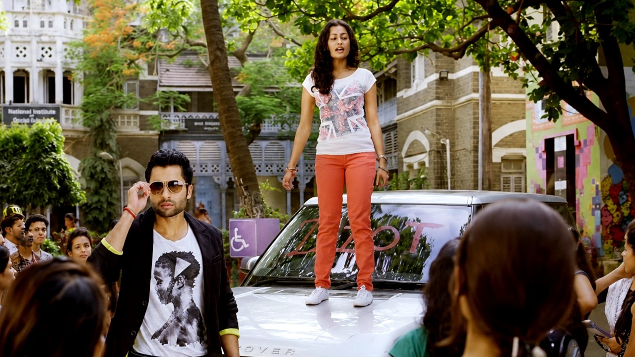 Car ke upar khade hokar kiya Propose ❤️ | Will He Say Yes? Ya Ladki Reject? Ajab Gazabb Love Scenes