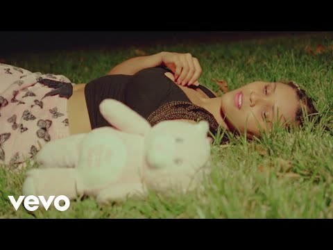 Stonii - Ever Young (Official Music Video)