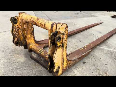 3.8 M LOADING SHOVEL EXTRA LONG FORKS ...3528 - Image 2