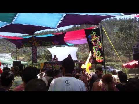 Myrah vs Psilocybe Project live @ Infected Guitars 2014