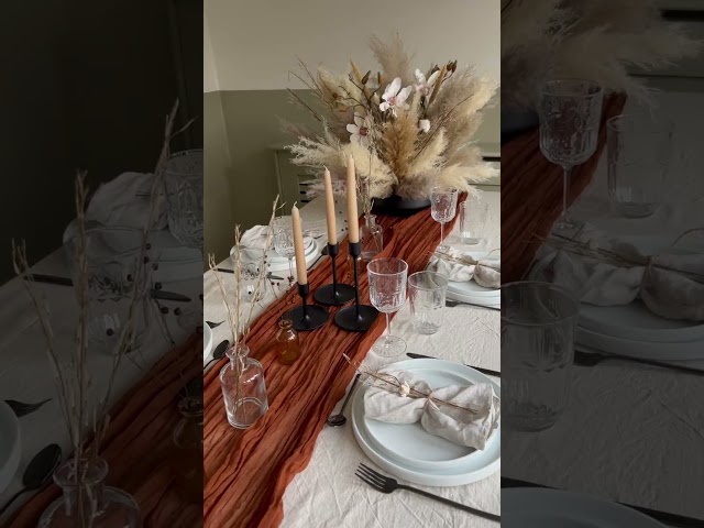 Vídeo relacionado con 36 Piezas Decoración Bohemia de Pampas Hierba Esponjosa Pampas Secas Naturales Pequeños Paquetes Cortos a Granel Decoración del Hogar de la Mesa de la Boda Decoración(24 Naturales + 12 Blancos)