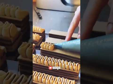 Amazing skills icing on top #trending #satisfying #youtubeshorts
