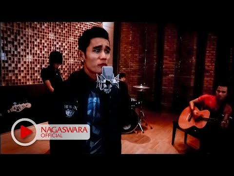 Sembilan - Ada Bayangmu (Official Music Video NAGASWARA) #music