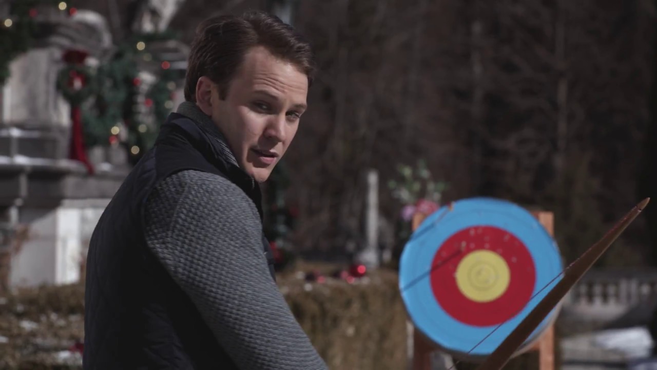 A Christmas Prince (2017) | Bullseye