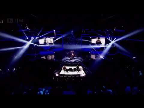 Misha B (dancing in the street),🤗