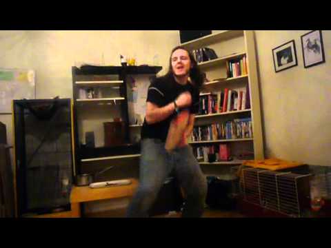 Roland dansar mycket sexigt!