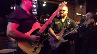 Kid Ramos and Johnny Main play Albert King . July 2016