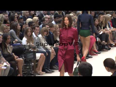 Burberry Prorsum: London Fashion Week Spring/Summer 2013 ...