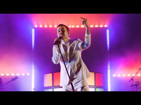 MAX Love Me Less feat. Quinn XCII song