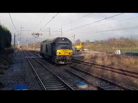 Drs 68004 & 88004 At Acton Bridge