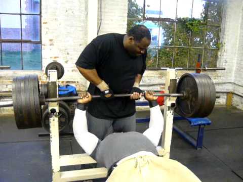 Big Cliff's 605lbs Benchpress