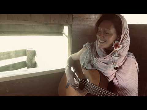 'Rise' by Sólskin - live