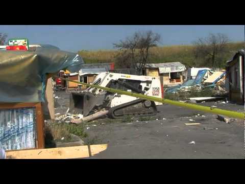 Sgombero campo nomadi via Marchetti
