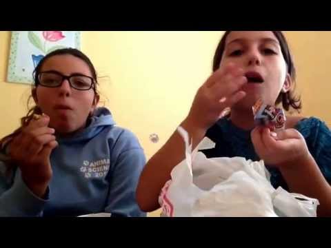 Trying snacks | Simone Puleo