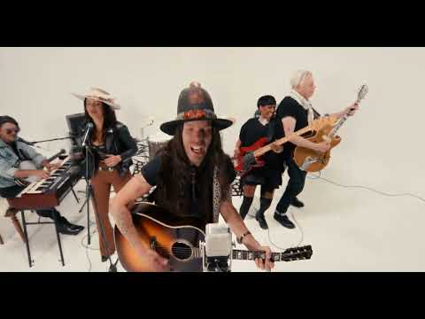 Kyle McKearney - Broken Hearts Hide (Official Video)