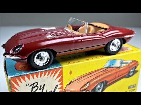 CORGI TOYS N°307 - 1962 - JAGUAR "E" TYPE RED BODY