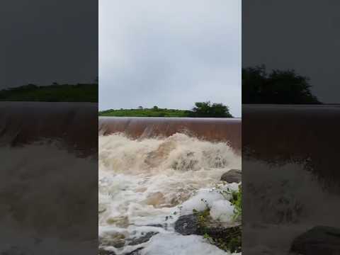Açude Sangrando em Solonópole Comunidade MARETAS águas para açude Boqueirão Riacho do Sangue