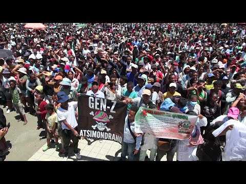 Thousands gather in Antananarivo as Rajoelina dissolves parliament | AFP
