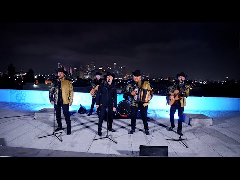 Regulo Caro x Grupo Los Muchachos - Carlitos y Alejandro (En Vivo)