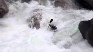 preview picture of video 'Kayaking Aoos river. Mavris @ Alexandra's Rapid'