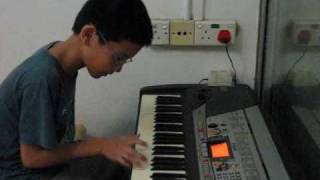 Video thumbnail for Theophilus playing on the old Yamaha PSR-GX76 by sbcntm