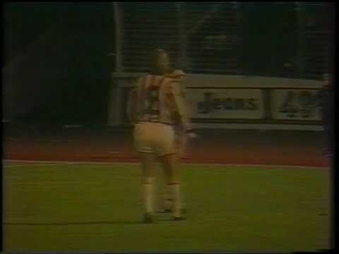 ECC 1982-83. Round of 16. Hamburger SV - Olympiakos Piräus. Highlights.